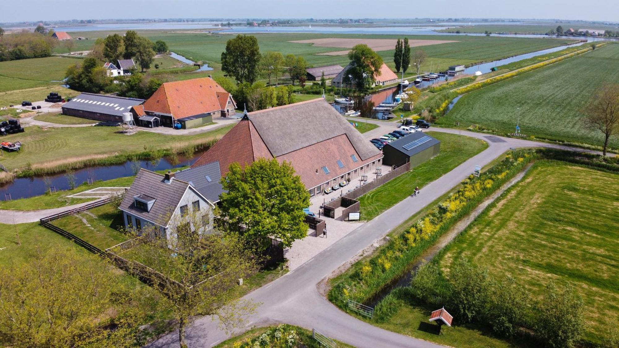 Groepsaccommodatie Fries En Fruitig Nijhuizum Kültér fotó